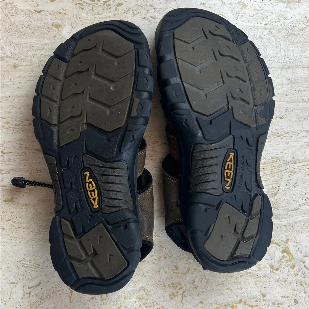KEEN Newport Leather Water Sandals – Men’s 8.5–9 (Women’s 10–10.5) Brown